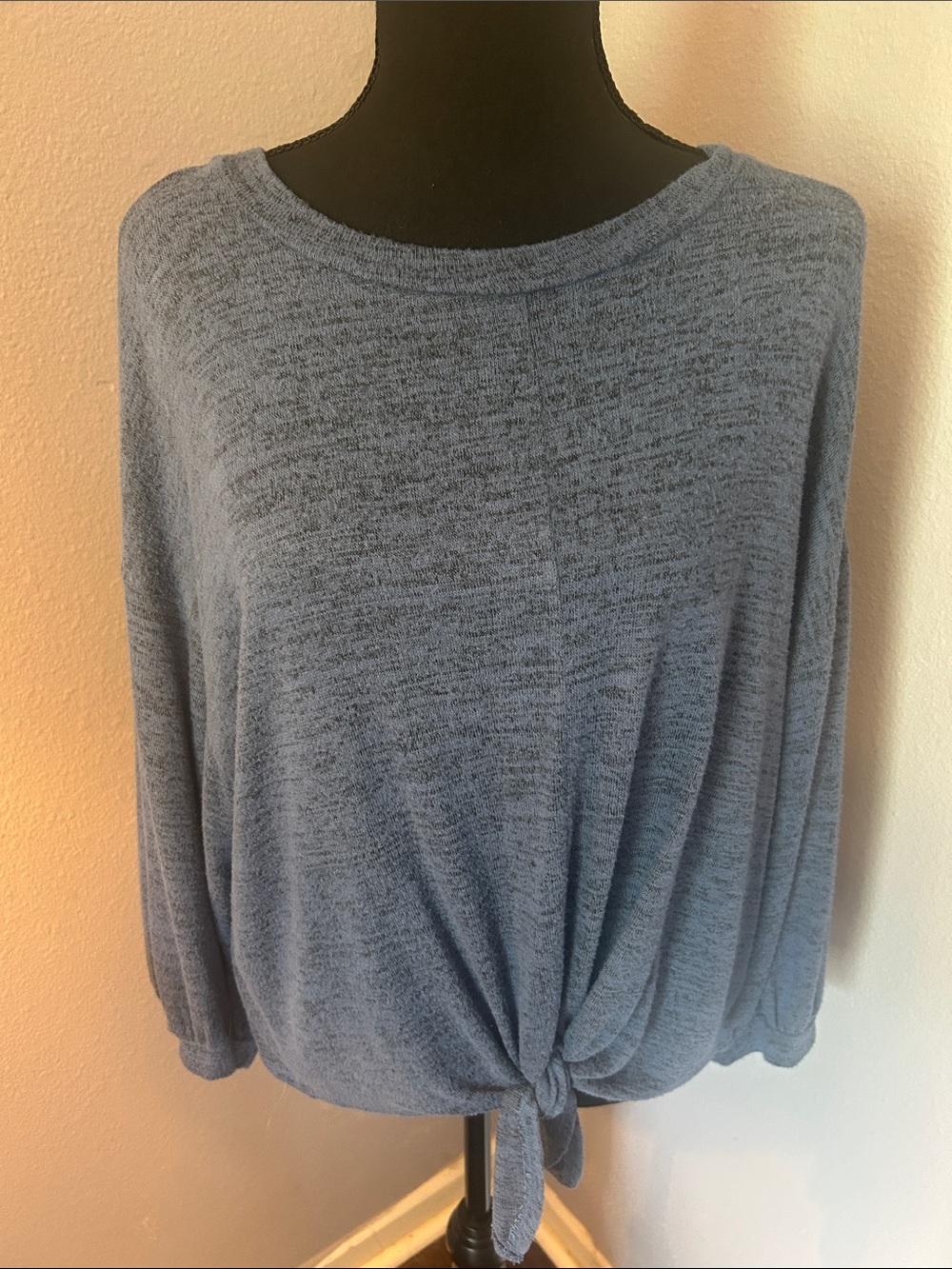 W5 Women  Light Blue Tie-Front Boutique Knit Top Size Extra Large